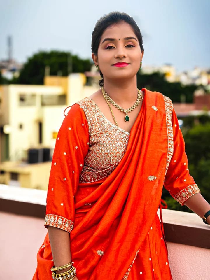 Jayasri Makeovers - Professional hd-bridal makeup and hairstyling in Bangalore