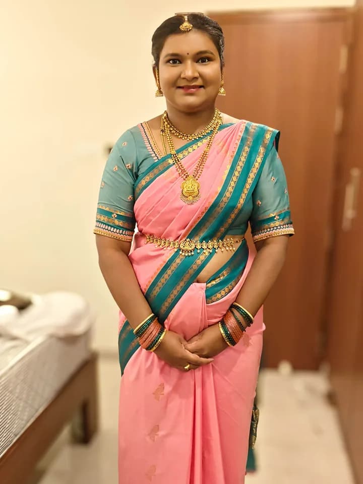 Jayasri Makeovers - Professional simple makeup and hairstyling in Bangalore
